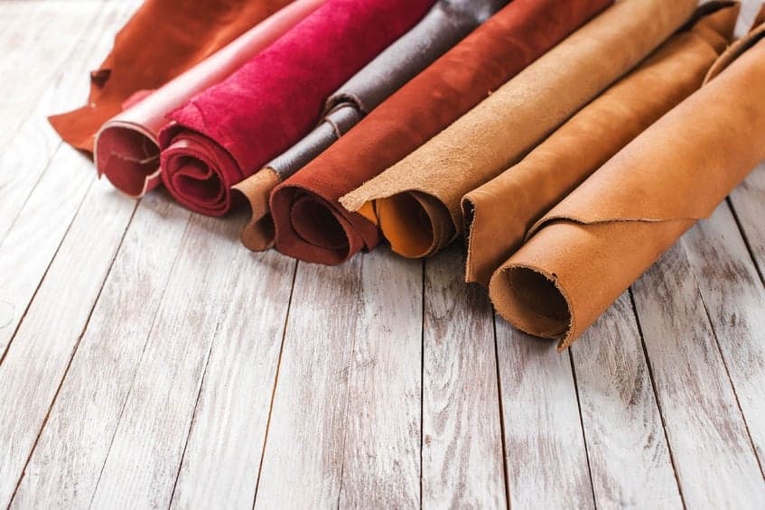 Pellame artigianale italiano lavorato a mano nel laboratorio di Emporium Italy