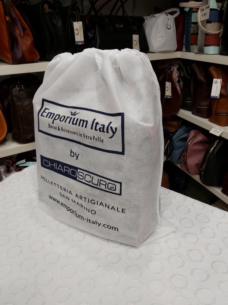 Ti serve la dust bag - sacchetto antipolvere per il tuo acquisto?