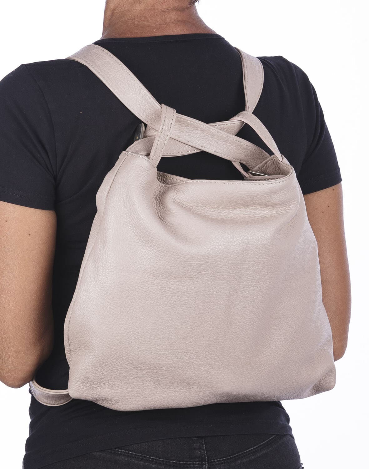 Borsa zaino donnBorsa zaino donna OLIVIA, in vera pelle morbida martellata, colore BEIGE, CHIAROSCURO, Made in Italya OLIVIA, in vera pelle morbida martellata, colore ROSA CHIARO, CHIAROSCURO, Made in Italy