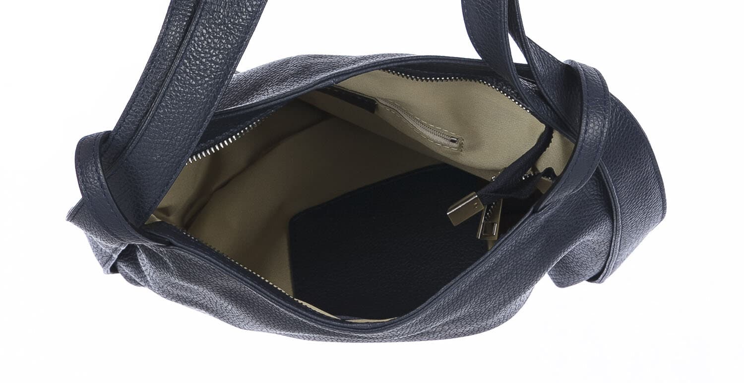 Borsa zaino donna OLIVIA, in vera pelle morbida martellata, colore BLU SCURO, CHIAROSCURO, Made in Italy