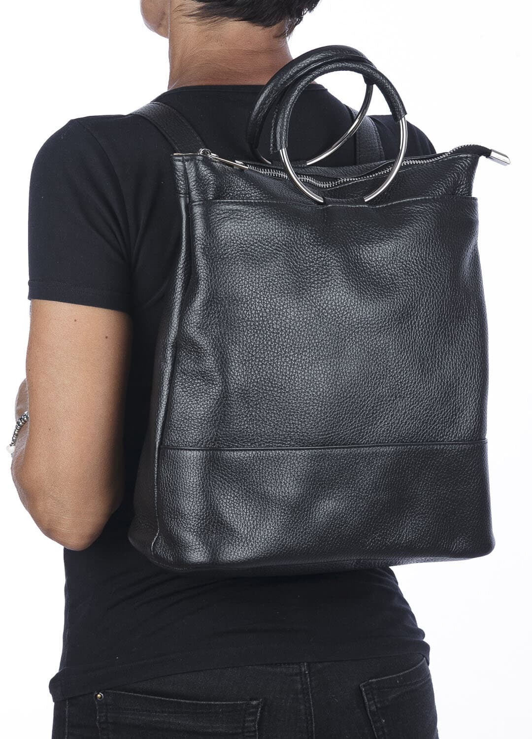 Borsa zaino donna MONTE NERONE, in vera pelle morbida martellata, colore NERO, CHIAROSCURO, Made in Italy
