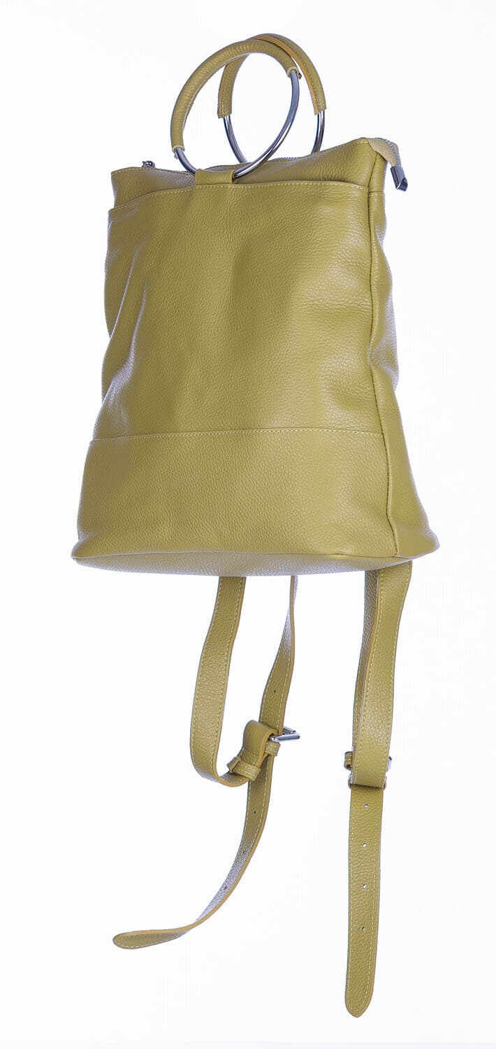 Borsa zaino donna MONTE NERONE, in vera pelle morbida martellata, colore GIALLO OCRA, CHIAROSCURO, Made in Italy