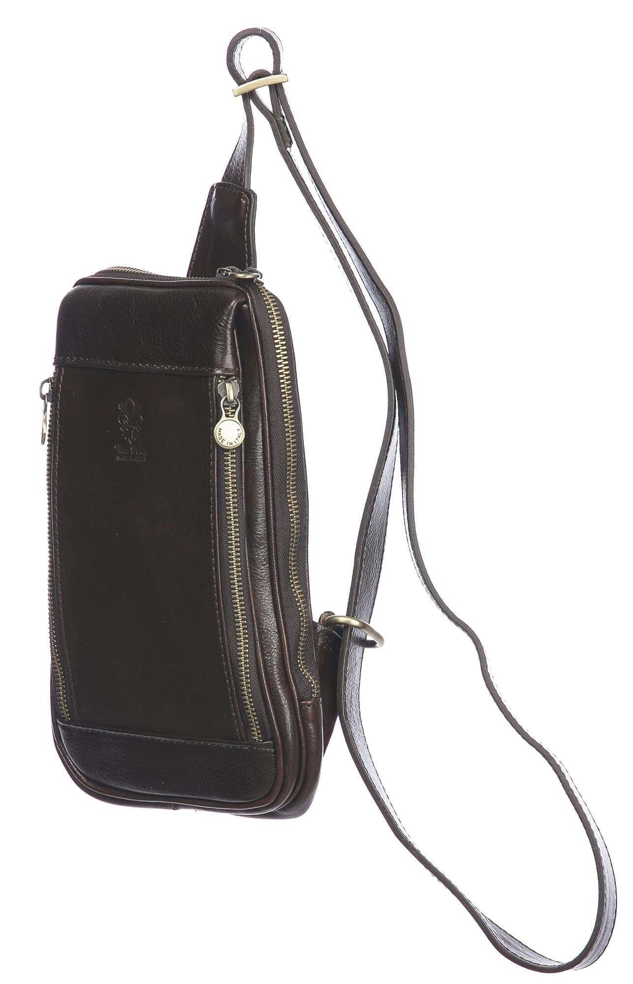 Paolo: comoda borsa a tracolla da uomo realizzata in vero cuoio primo fiore da CHIAROSCURO. È realizzata per poter essere portata con facilità e diventare un tutt’uno con il corpo; la cinghia regolabile e la forma della borsa sono studiate per abbracciare