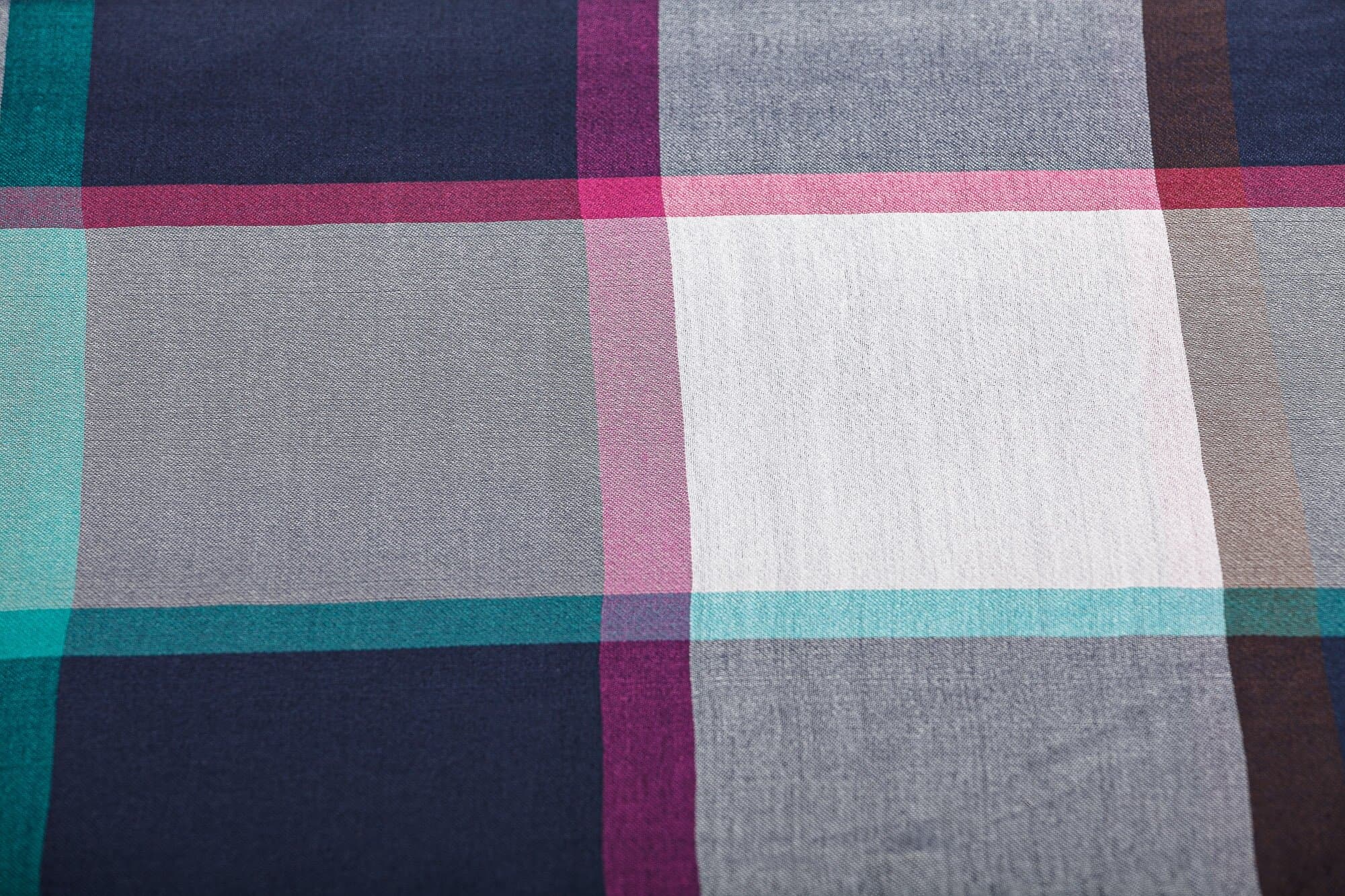 Foulard primaverile da donna MELA, design a quadretti, colore BLU/BIANCO/VIOLA, EMPORIUM ITALY