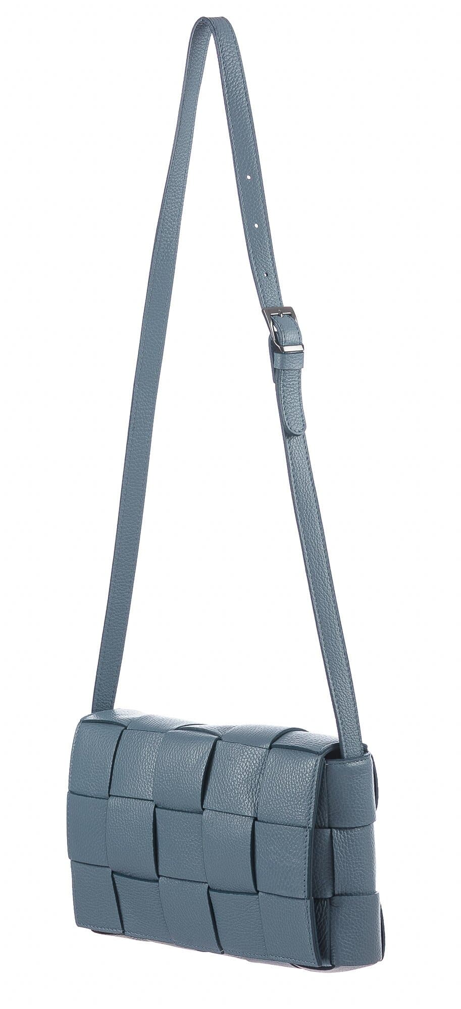 Borsa a spalla da donna in vera pelle intrecciata VIVIANA, colore AZZURRO, CHIARO SCURO, MADE IN ITALY