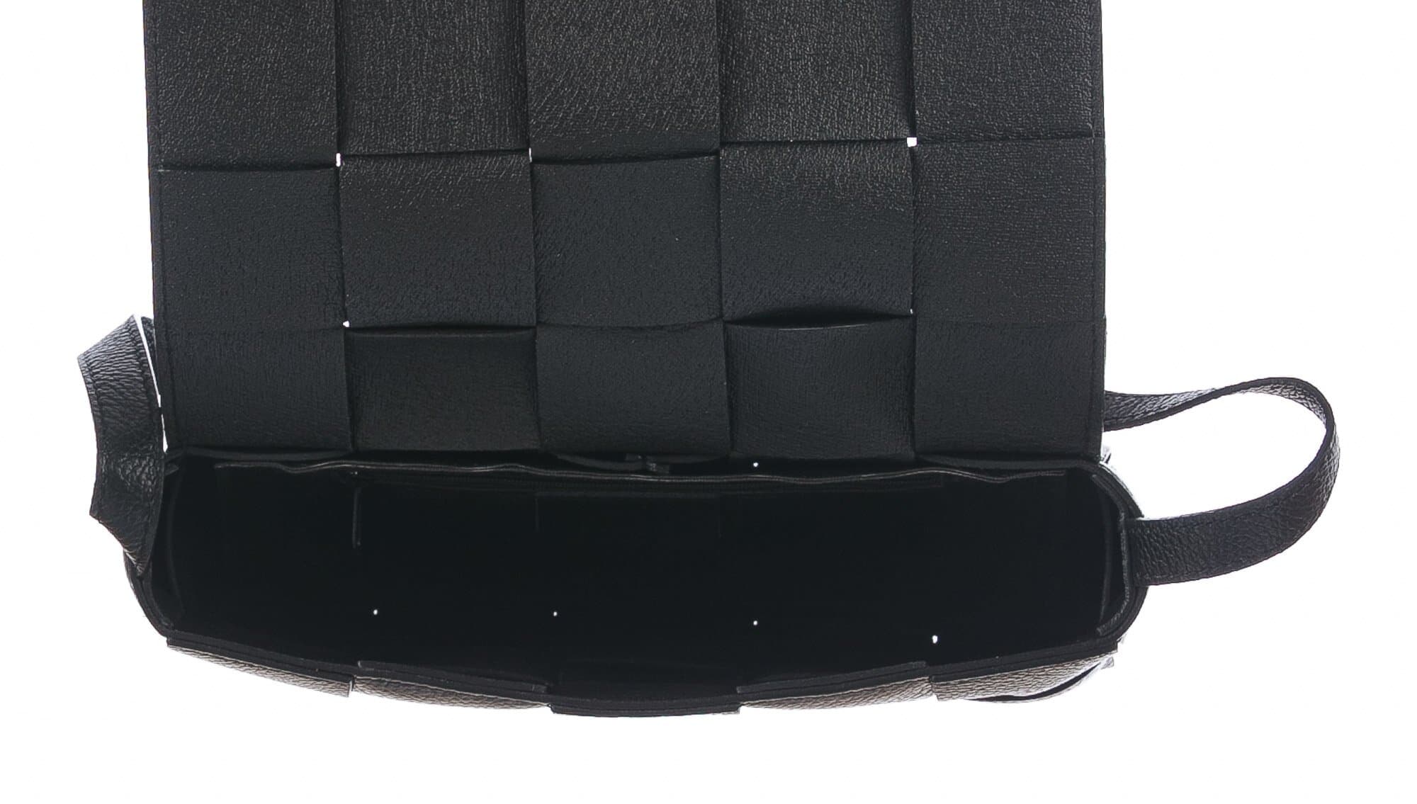 Borsa a spalla da donna in vera pelle intrecciata VIVIANA, colore NERO, CHIARO SCURO, MADE IN ITALY