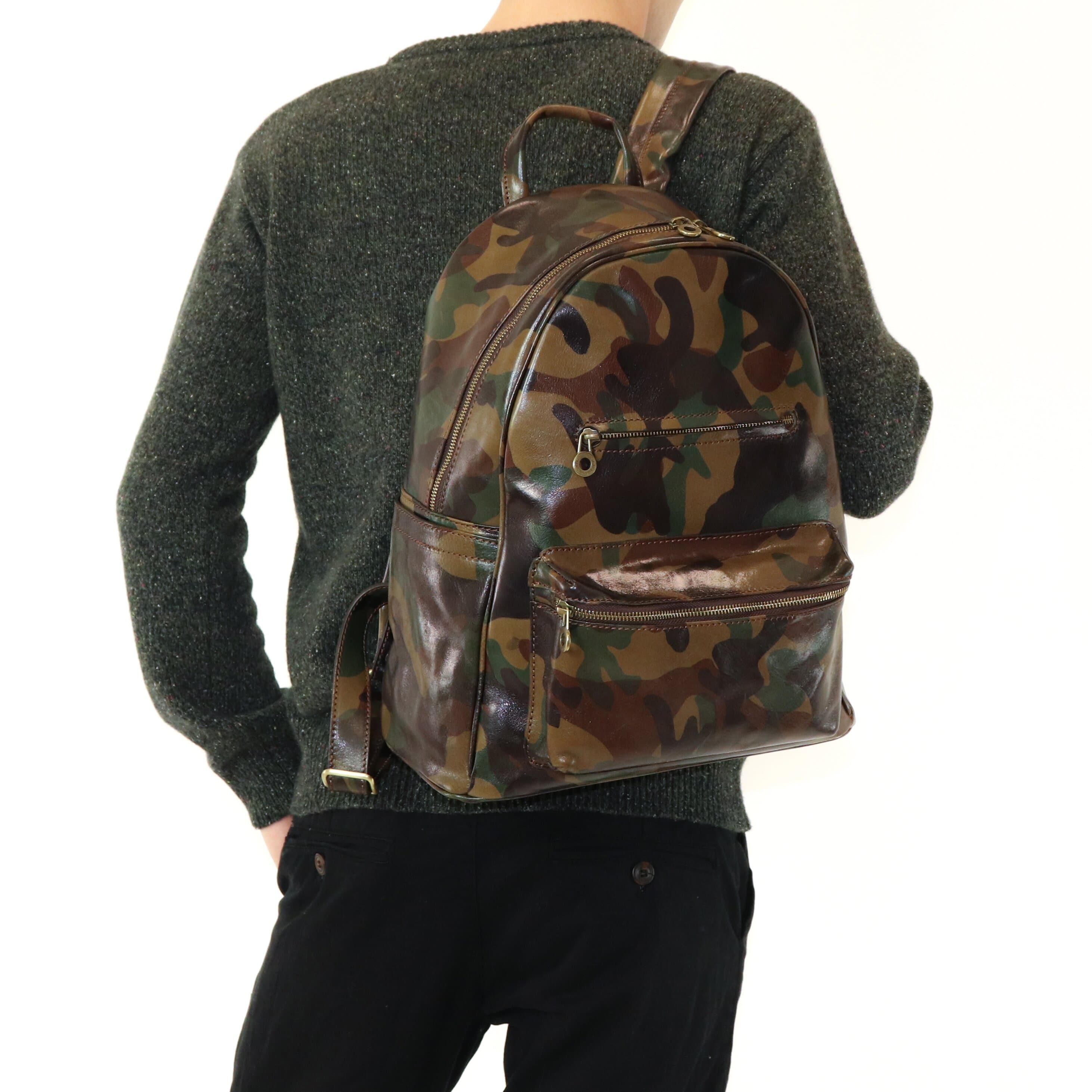  Mens Backpack bag made from real leather with a camalauge stamped design, JUICE, MONTE TRIVOR color MULTICOLOR / MIMETIC, Made in Italy.