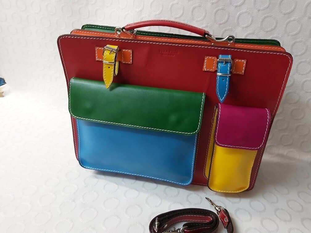 ELVI XXL base Rosso: Cartella ufficio/lavoro in vera pelle CHIAROSCURO, Made in Italy adatta a computer Pc portatile 15 pollici, brochure grandi, cartelle e fogli formato A3 (Borsa)