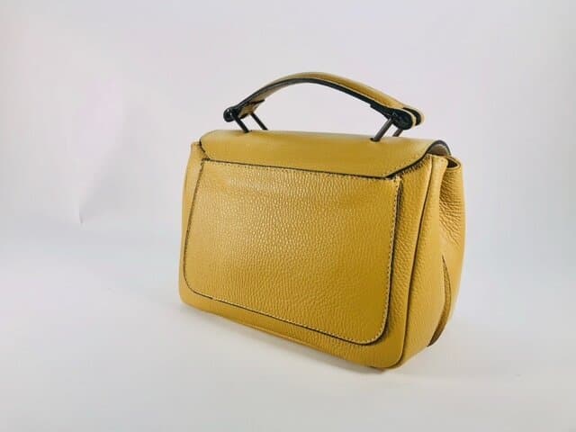 Borsa donna in vera pelle, CHIAROSCURO, mod EVELIN colore giallo, senape, Made in Italy.