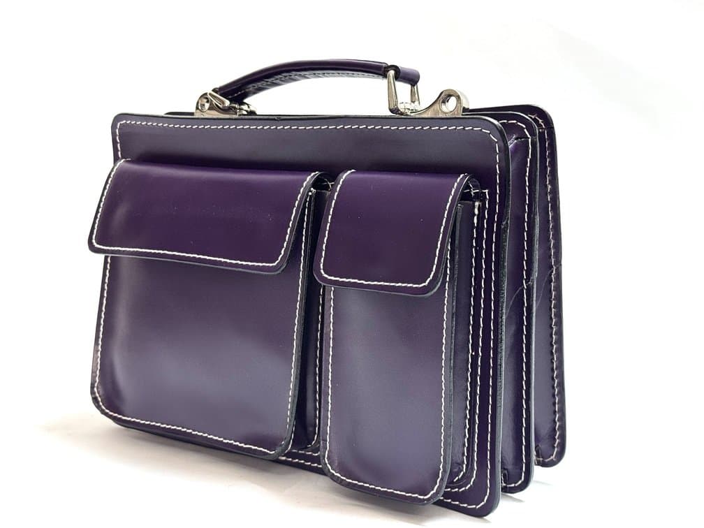 Borsa in vera pelle CHIAROSCURO mod. ALEX small, colore VIOLA, Made in Italy.Misura ideale per tablet di media dimensione/ agende di lavoro.