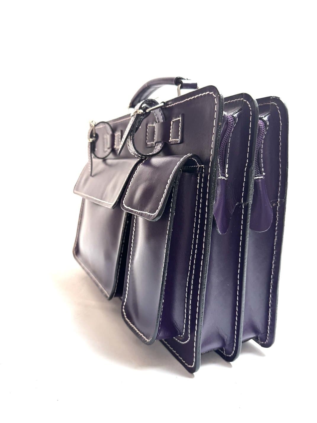 Borsa in vera pelle CHIAROSCURO mod. ALEX medium colore VIOLA Made in Italy Misura ideale per tablet di media dimensione/ agende di lavoro.
