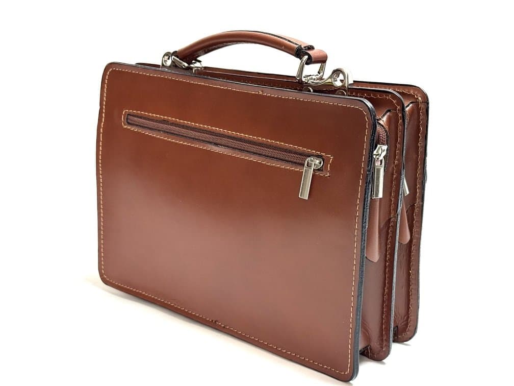  Borsa in vera pelle CHIAROSCURO mod. ALEX small, colore MARRONE, Made in Italy. Misura ideale per tablet di media dimensione/ agende di lavoro.
