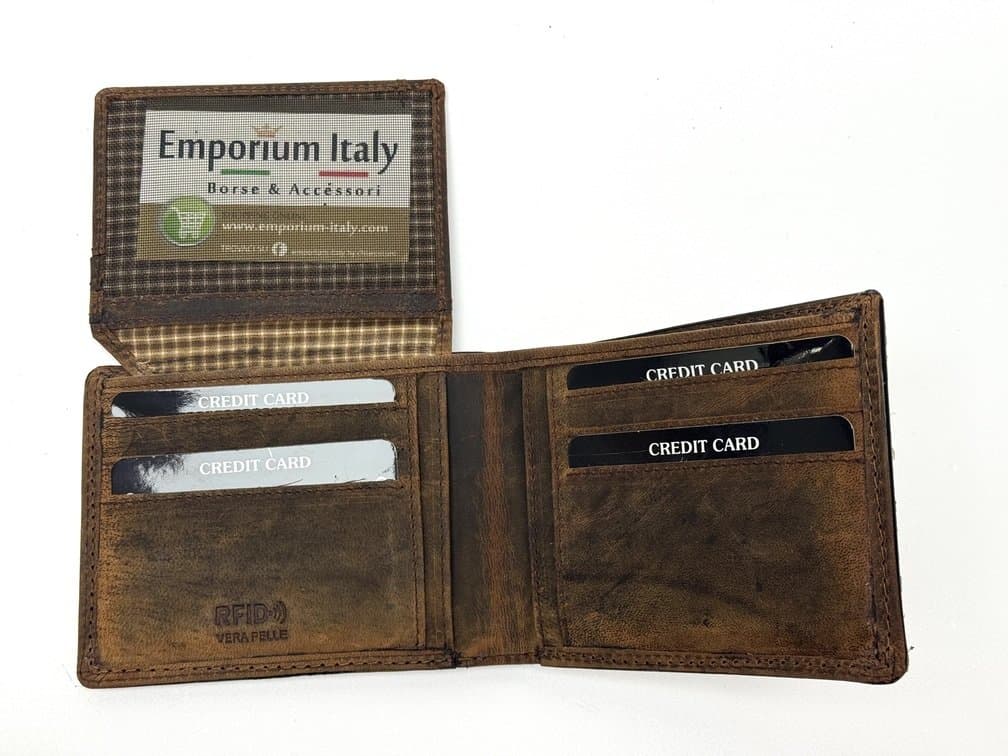 NEPAL: portafoglio uomo in pelle di pitone, con l'interno in nubuk, colore: ROCCIA, Made in Italy.