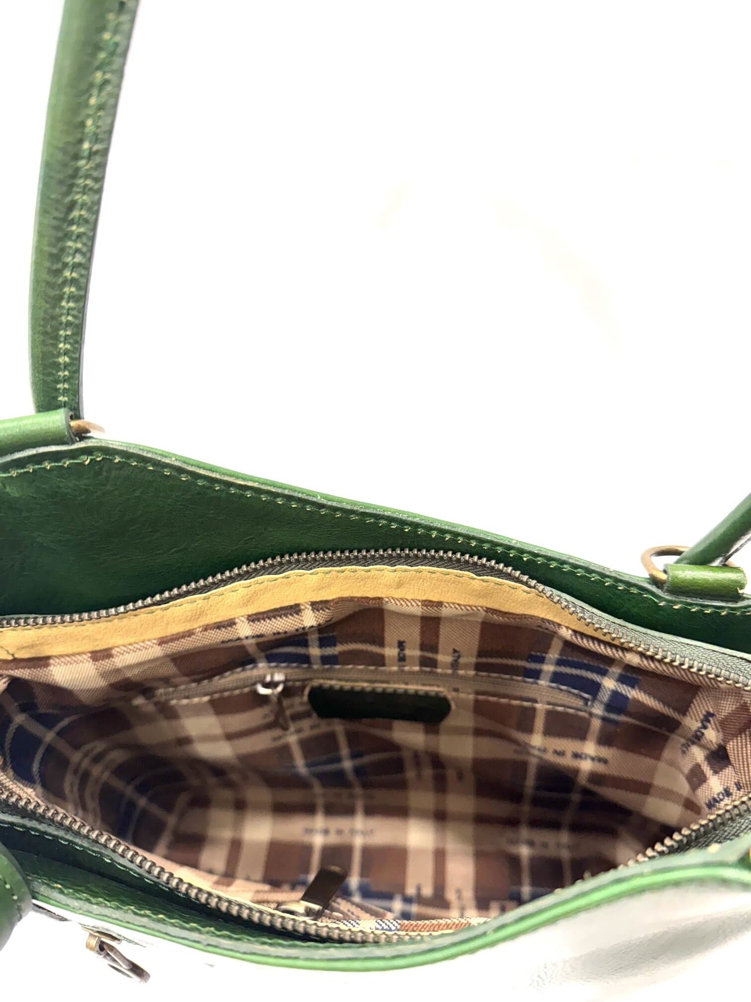 Borsa zaino donna MONTE ARGENTERA in vera pelle tamponata, colore VERDE SCURO, CHIAROSCURO, Made in Italy