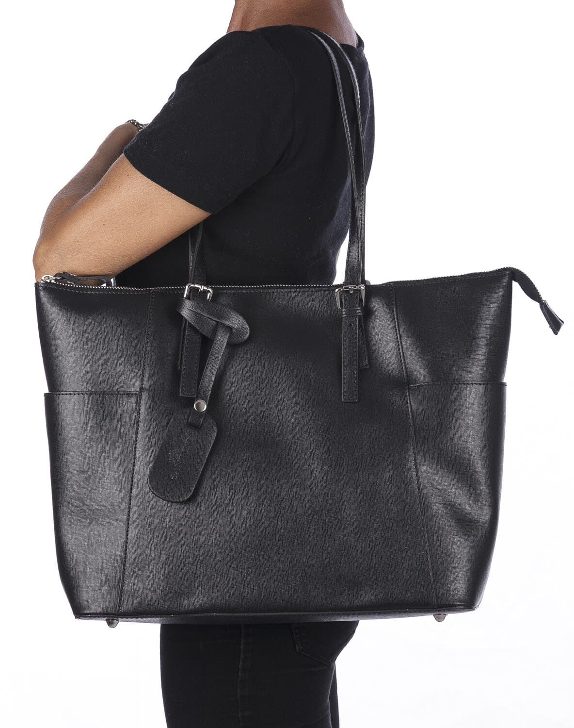 Borsa a spalla donna AMBRA in vera pelle rigida saffiano, colore NERO, SANTINI, Made in Italy