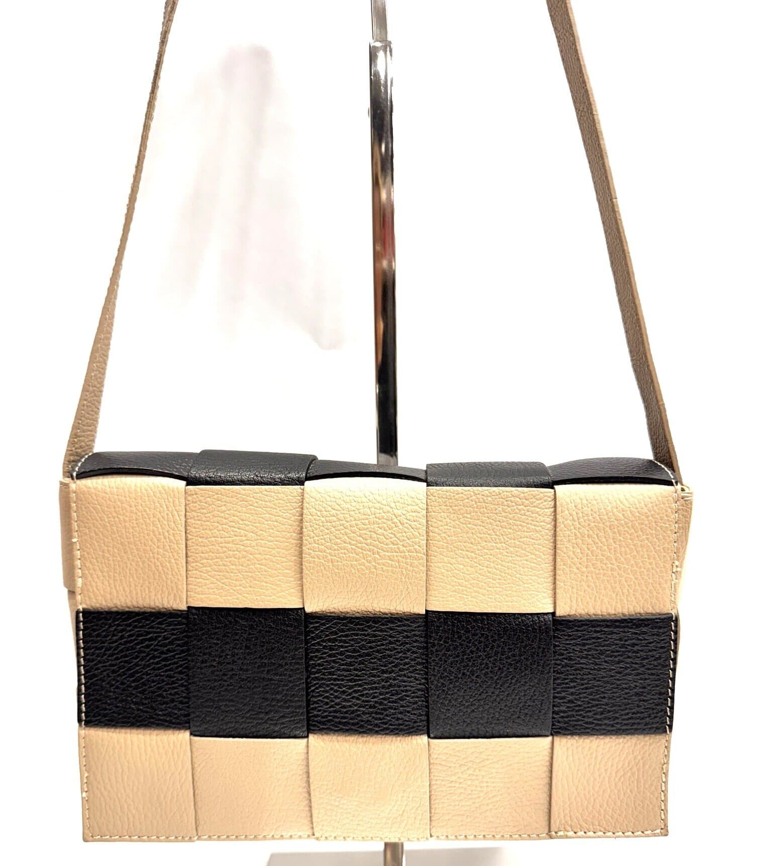 Borsa a spalla da donna in vera pelle intrecciata VIVIANA, colore TAUPE / NERO, CHIARO SCURO, Made in Italy