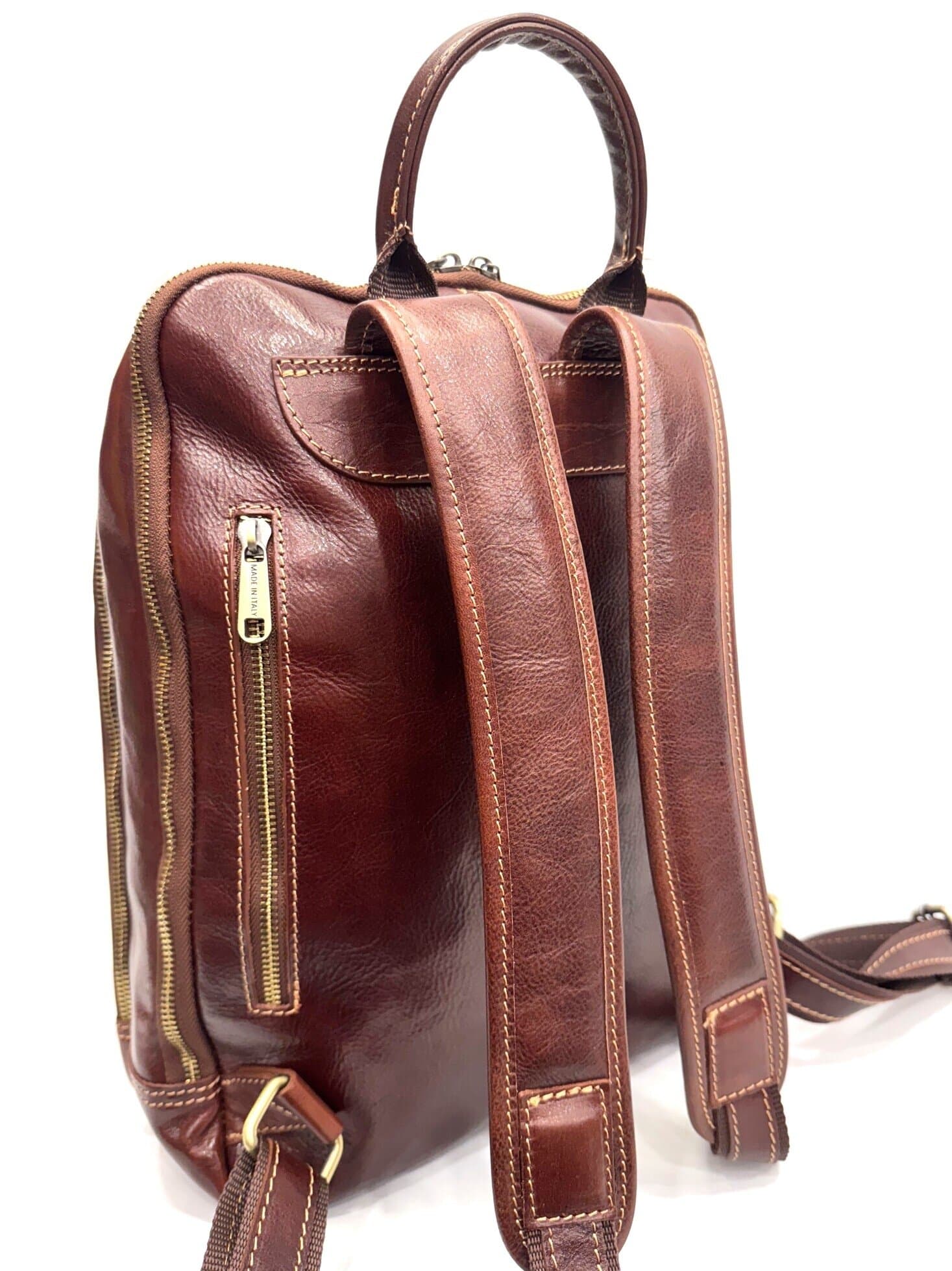 Borsa zaino in vera pelle CHIAROSCURO mod. MONTE PRATELLO, colore MARRONE Made in Italy.