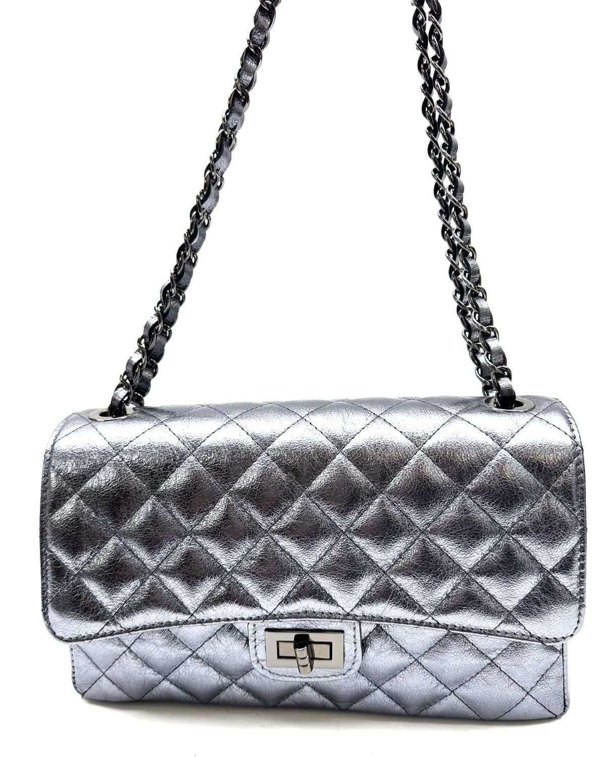 Borsa a spalla da donna in vera pelle CHARLOTTE MEDIUM, colore ARGENTO, CHIAROSCURO, Made in Italy.