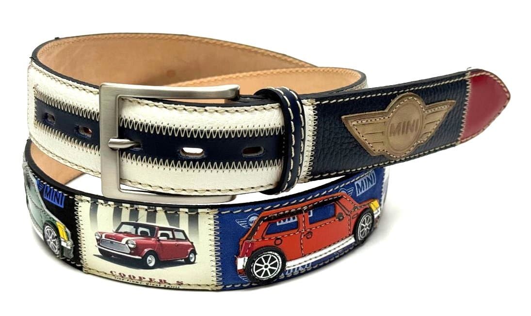 Cintura vintage uomo in vera pelle NEWCASTLE, colore MULTICOLOR, cucite a mano in pelle, con applicazioni auto MINI COOPER in pelle, SANTINI, Made in Italy. (Cintura)